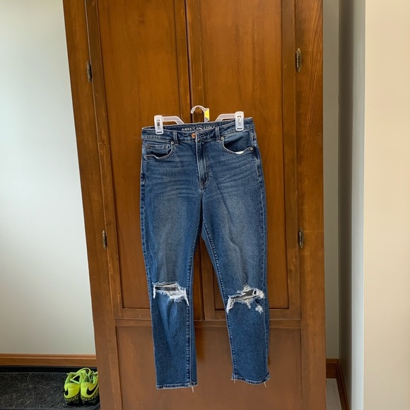 AMERICAN EAGLE stretch distresses mom jeans size 6 11in rise 25-26 inseam - Picture 1 of 10